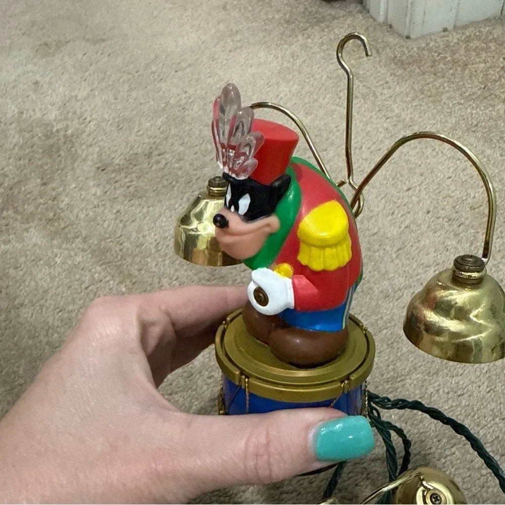 Disney Mickey marching band works but damaged